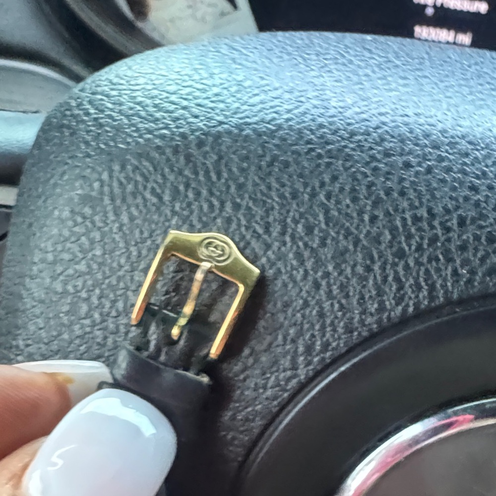 Gucci Black and Gold Women's Watch - Picture 4 of 6